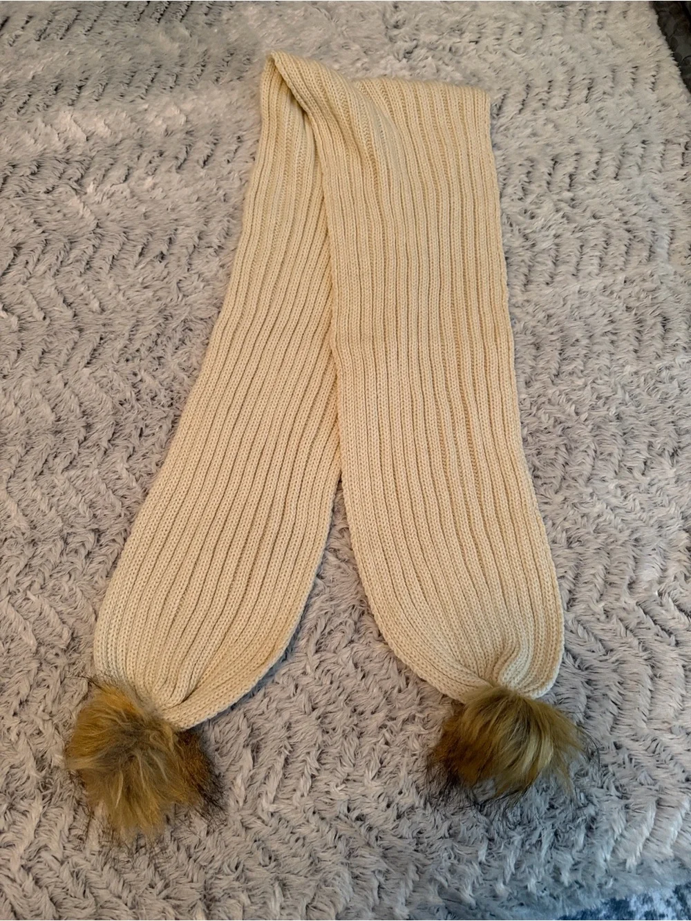 Cozy Cream youth Hat Mittens & Scarf Set with Faux Fur Pom NWOT